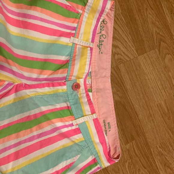 I have several pieces of Lilly Pulitzer short range from size 0 to 00 - Picture 7 of 10